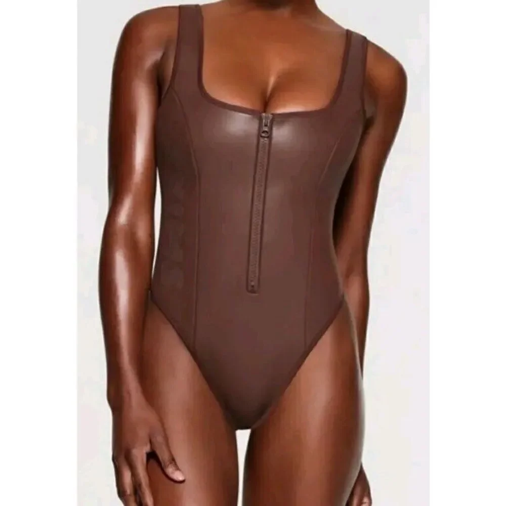 Skims RUBBERIZED SCUBA SWIM SCOOP NECK ONE PIECE Swimsuit Size 3X - NWT‎